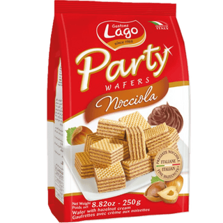 Lago Quadratini Hazelnut bite-sized wafer cubes.